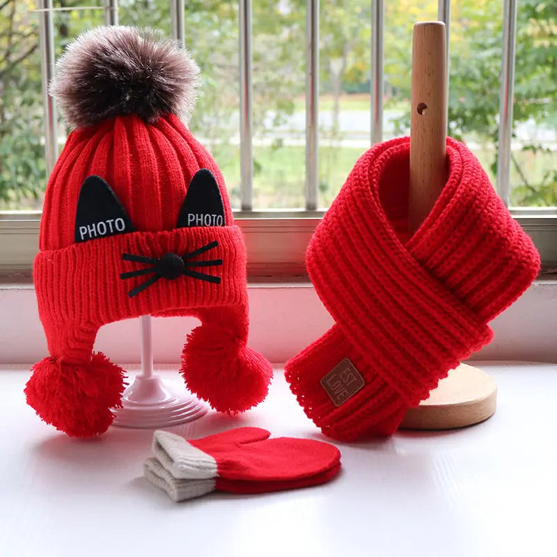 CuddleCat Cozy Knit Set: Adorable Baby Hat, Scarf, and Gloves for Autumn/Winter