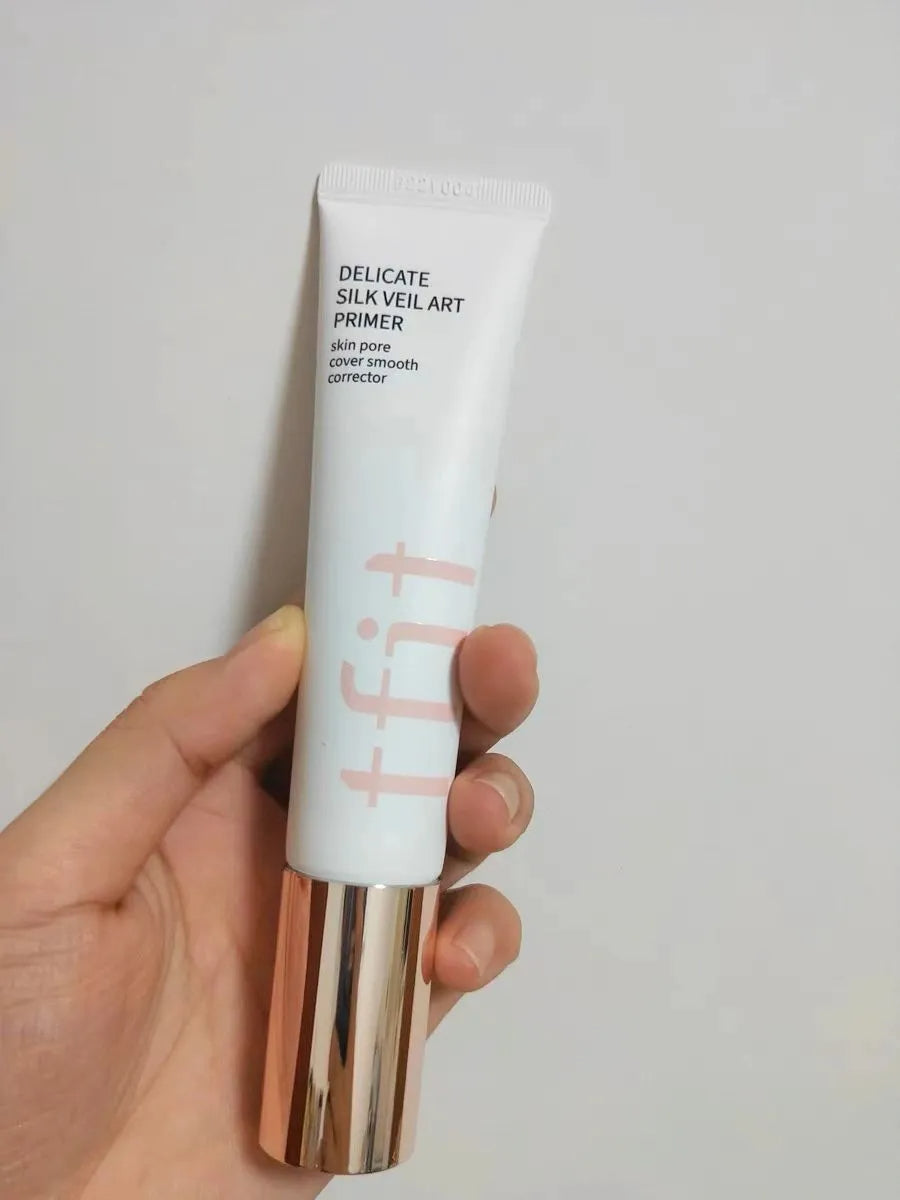 Oil-Free skin pore  Face cover smooth corrector