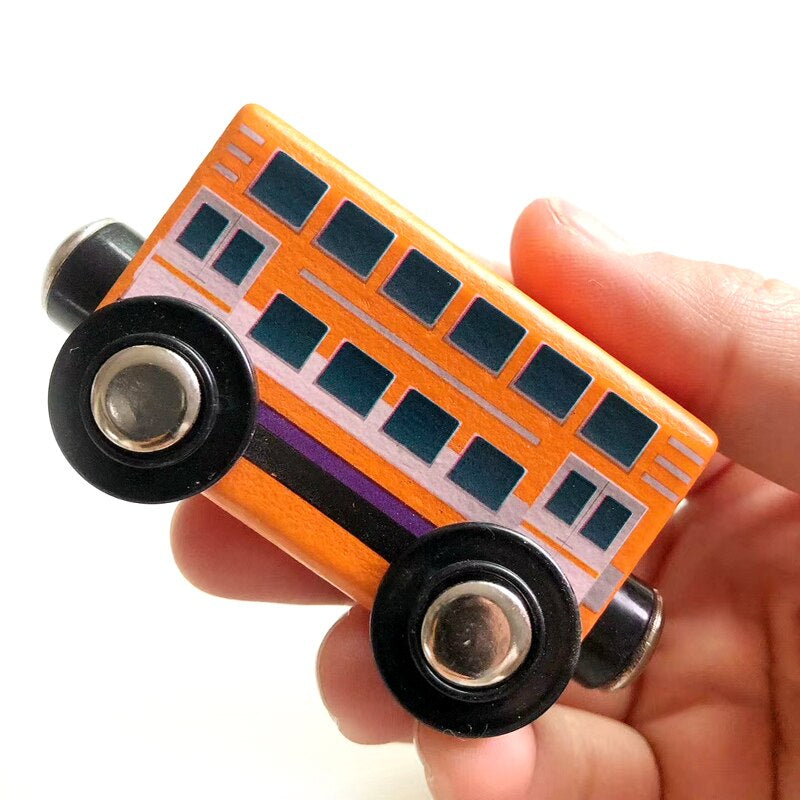 4pcs Wooden train magnetic link can be connected to wooden train set track toy