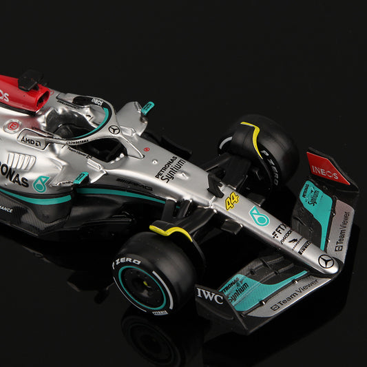 Bburago 1:43 2022 F1 Mercedes-AMG Team W13