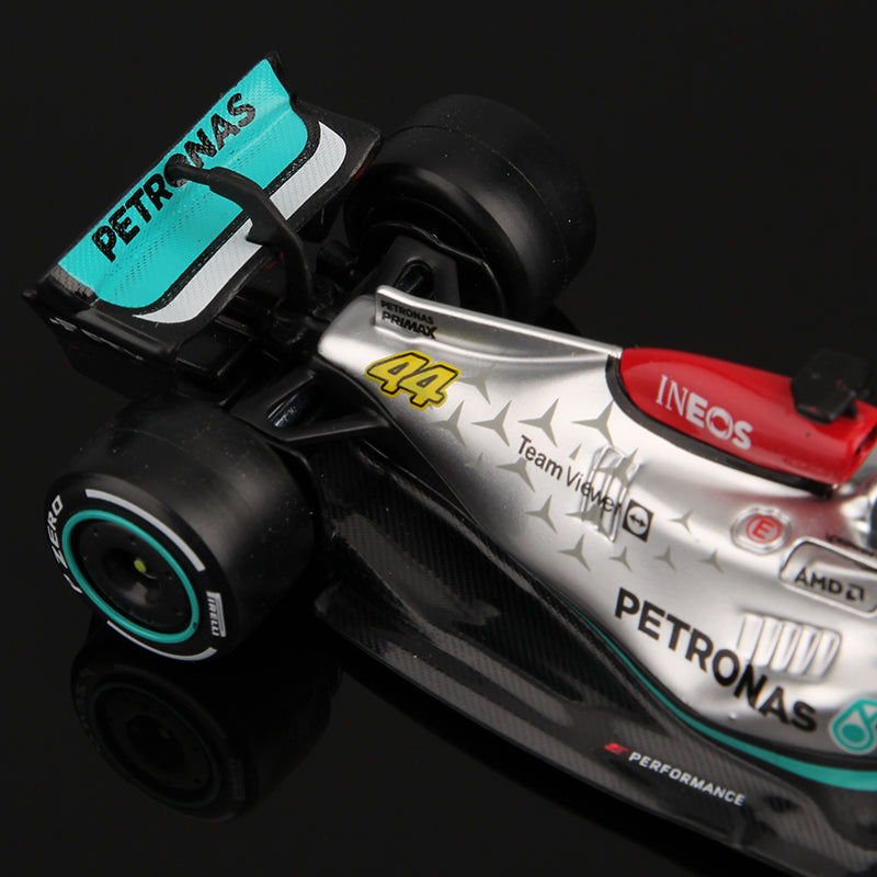 Bburago 1:43 2022 F1 Mercedes-AMG Team W13