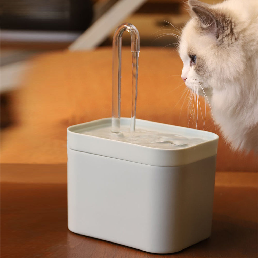 Electric Cat Water Fountain with 1.5L Capacity and Recirculating Filter